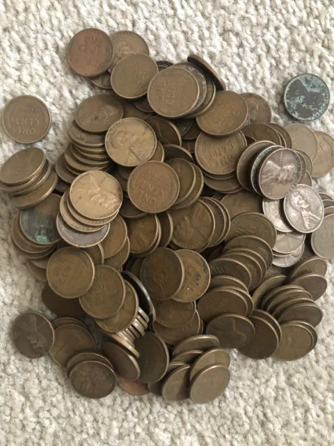 2 Mixed Dates Rolls 100 Lincoln Wheat Pennies. 1940’s - 1950’s.