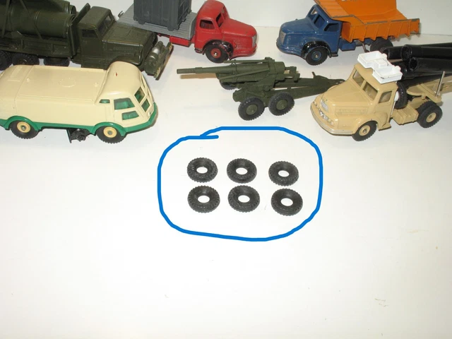 Lot De 6 Pneus Dinky Toys Pour Camion - Modèle Bande Carrée, Occasion, Pour Collection Ou Réparation
