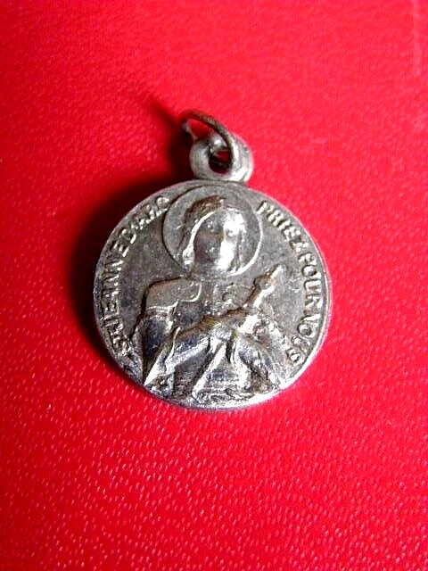 Médaille Argent 925 Sainte Jeanne D'Arc - 10 Mm De Diamètre - Bijou Religieux Finition Détaillée, Fabrication Italienne