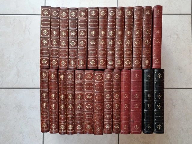 Victor Hugo. Œuvres romanesques, dramatiques et poétiques.26 volumes. TBE.