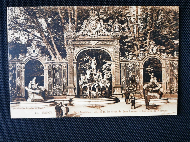 CPA 54 NANCY - Place Stanislas - Grilles en Fer Forgé de Jean Lamour - Fontaine