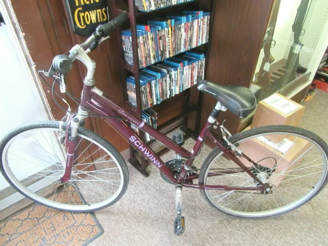 700C SCHWINN THIRD Avenue Women s Hybrid Bike 150.00 PicClick