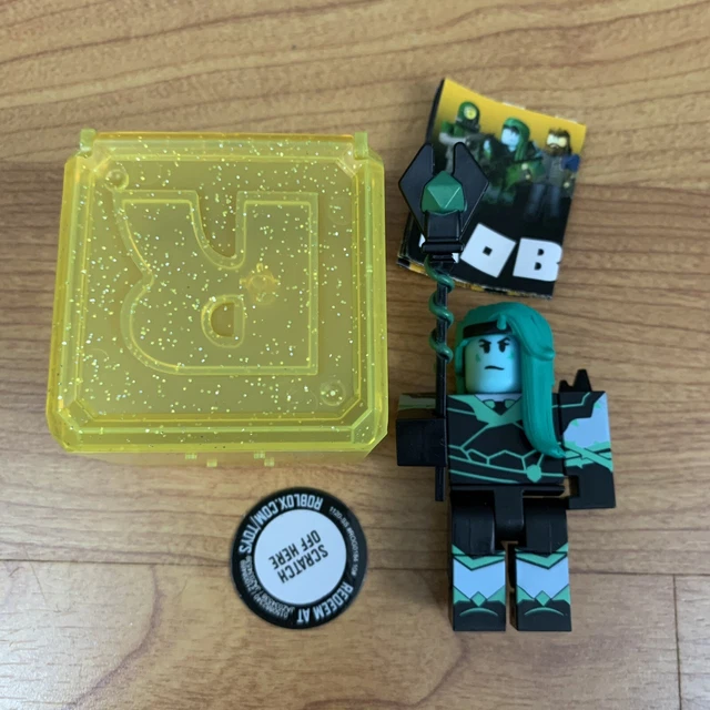 ROBLOX MYSTERY BOX Heroes Of Robloxia: Vinera The Sorceress $10.99 ...