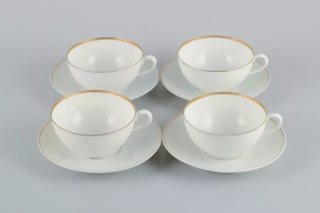 Rosenthal, Germany. Set of four large teacups and matching porcelain saucers.