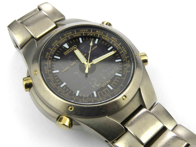 MENS SEIKO TITANIUM H023-00D0 World Time Chronograph - 100m