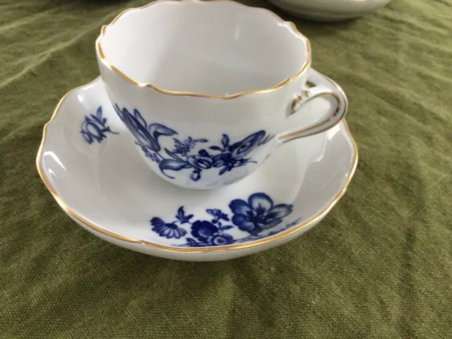 Meissen, Mokkatasse, Espresso Tasse, Porzellan, blaue Blume, Aquatinta, Goldrand