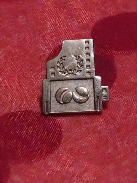 Collection De Pins Vintage - École - Logo "Touche Pas à Mon Cartable"