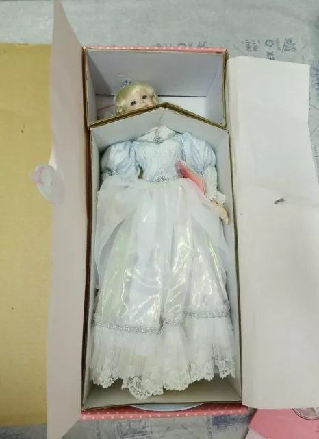 *NIB*RARE Paradise Galleries Treasury Collection SLEEPING BEAUTY Porcelain Doll