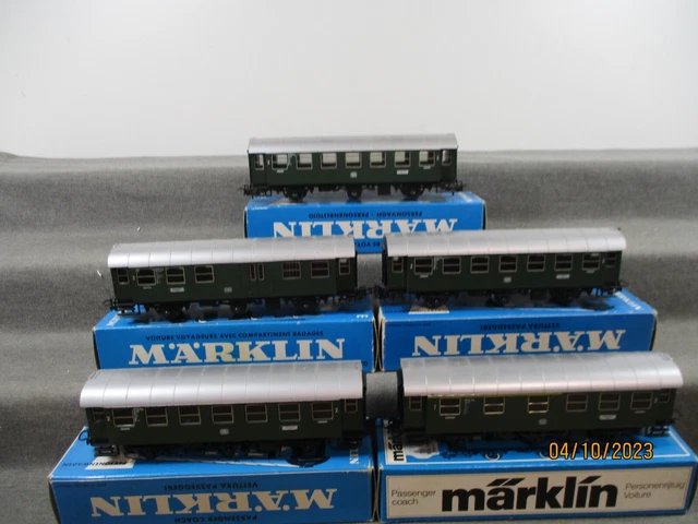 Märklin 2 voitures DB dès 1.-fr (Defekt) in bassecourt für CHF 1 - mit