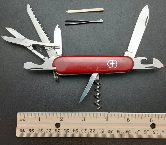 VINTAGE RED VICTORINOX Huntsman Swiss Army Knife , No Hook, Grooved