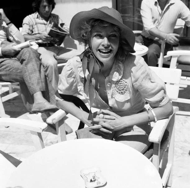 AMERICAN ACTRESS VALERIE Perrine at the Cannes Film Festival in Ma Old