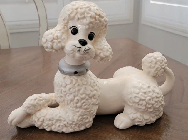 Atlantic Mold Company VTG White Poodle W/ Silver Collar Sitting Pretty Statue