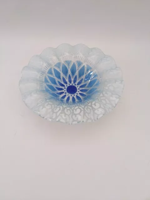 Sydenstricker Art Glass Dark Blue to White Fused Glass Crimp Edge Bowl, Signed