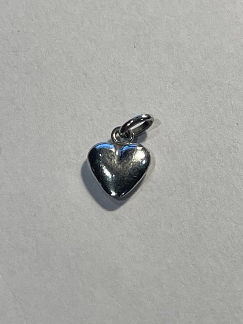 Pendentif Cœur Argenté - Bijou Vintage Sans Marque - Parfait Petit Prix Pour Un Cadeau