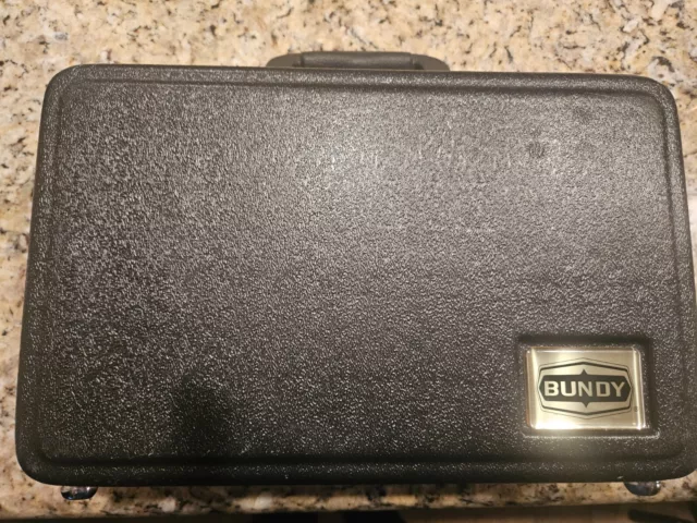 Selmer Bundy Clarinet With Bundy Case including mouth piece Selmer Bundy Clarinet With Bundy Case including mouth piece