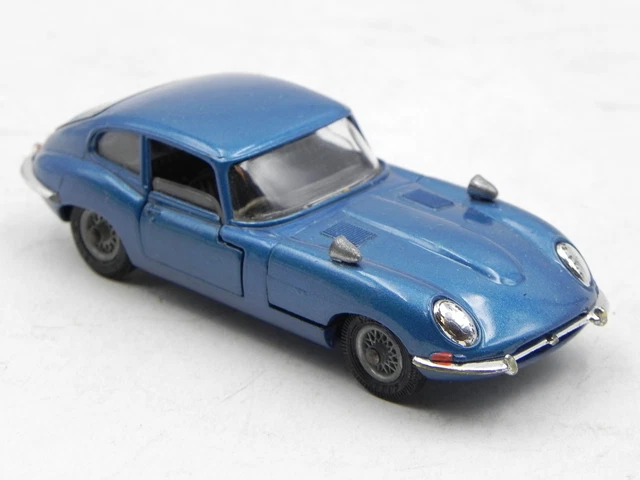 Miniature CORGY TOYS Jaguar E Type 2+2 1/43 rouge Très bon état - Collection