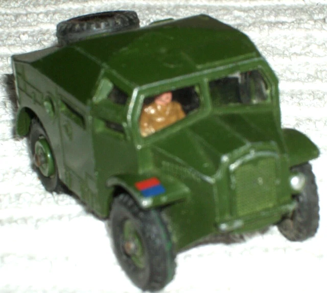 DINKY MILITARY (RARE) MODEL (MILITARY FIELD ARTILLERY TRACTOR & GLAZING