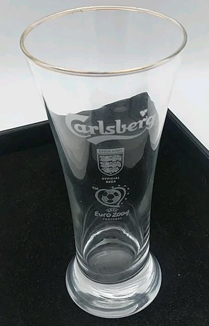 CARLSBERG EURO 2004 Portugal 0,5L Beer Pint Glass, Embossed Soccer