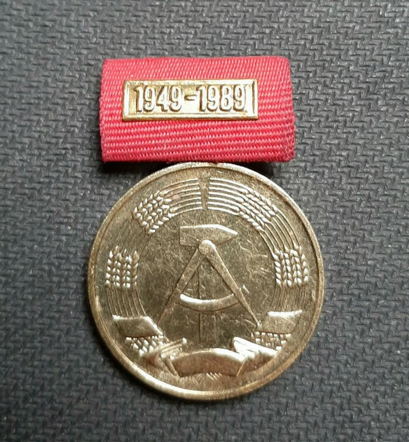 EHRENMEDAILLE ZUM 40. Jahrestag der Deutschen Demokratischen Republik