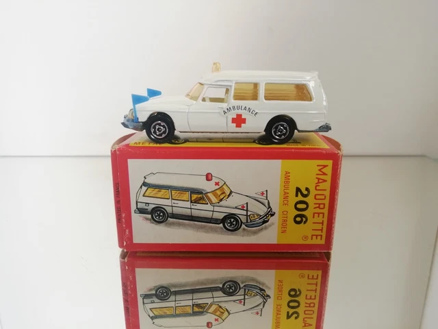 Jouet Majorette : Ambulance Citroën DS 21 - Collection N°206, 1/65 (1976)