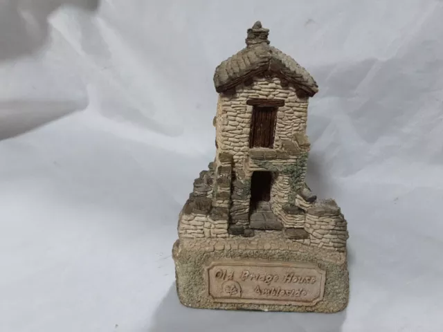 David Winter 1982 Old Bridge House Figure Sculpture Ornament Cottage (B4/5)