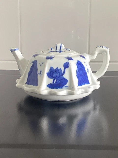 Antique Chinese Blue And White Ming Dynasty Xuande Porcelain Pouring Vessel