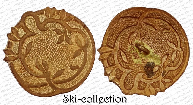 Superbe Ancien Bouton. Motif floral. France, XIX°-XX°s. 25 mm. Doré