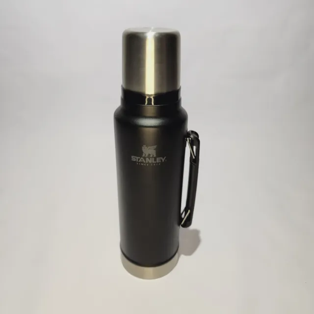 Stanley Special Edition The Legendary Classic White Thermos 1.1Qt Hot Cold  RARE