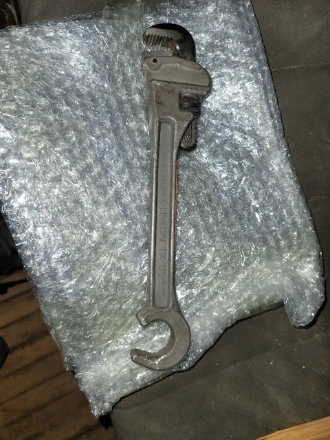 Titan Refinery Wrench, 10 in Long, 1/8 in - 1 in Pipe; 3/4 in Valve Wheels