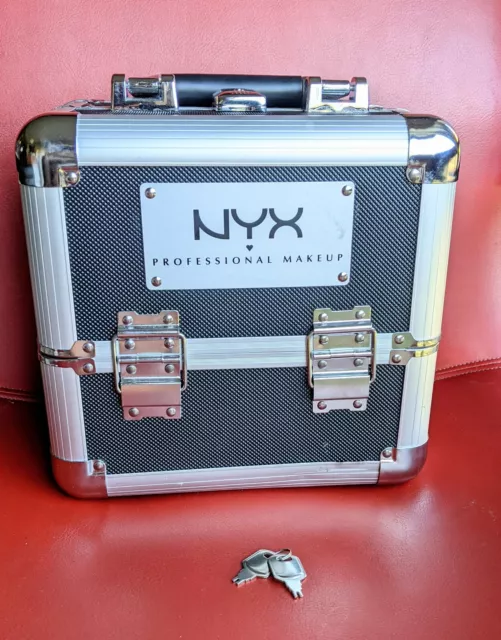 NYX PROFESSIONAL MAKEUP Artist Train Case Metal Lock Key