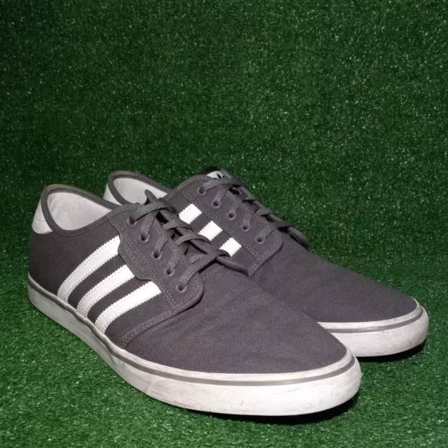 ADIDAS SEELEY SKATE Sneaker in AshWhite AQ8528 ASHFTW BLKWHTadidas
