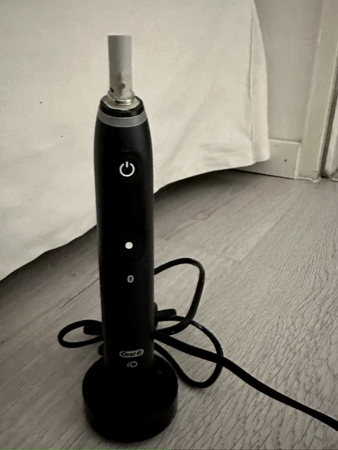 Oral-B Pro IO 8 Elektrische Zahnbürste In Violett – Mit App & Display