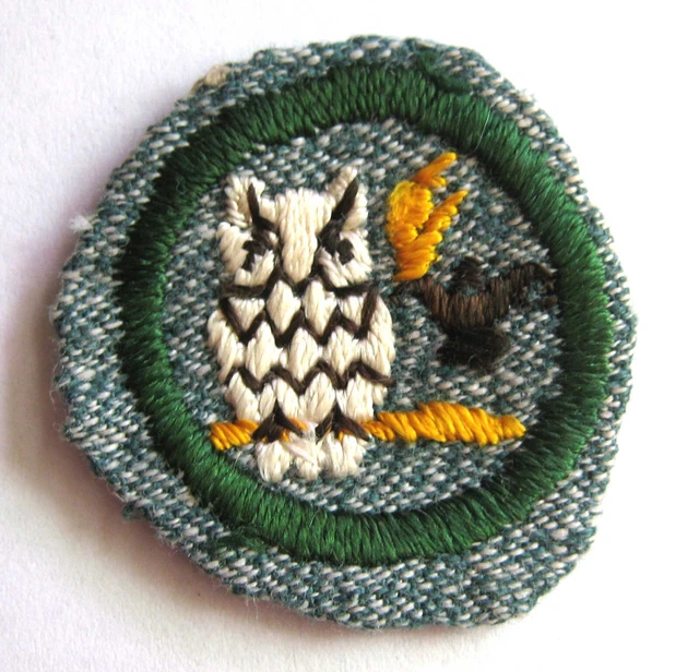 Rare 1938-1947 Girl Scout BOOK FINDER BADGE Owl Lamp Knowledge Patch Scholarship