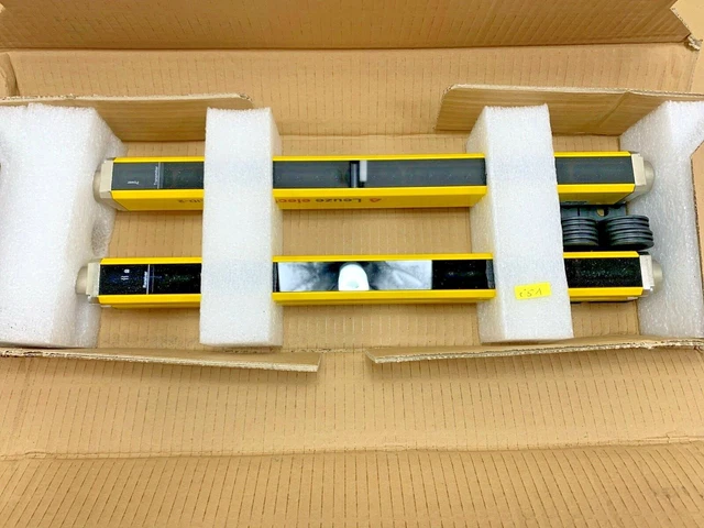 Leuze electronic SOLID-4 Receiver SD4R30-1800E Leuze electronic SOLID-4 Receiver SD4R30-1800E