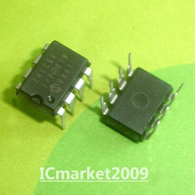 Microchip 28C64AF-15/P 8K X 8 64K EEPROM - 28-DIP Vintage New Old Stock