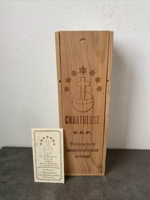 ancienne boite vide bois chartreuse Vep liqueur chartreux deco Livret