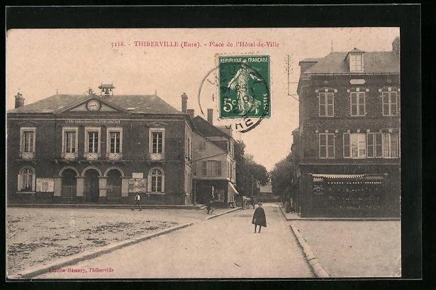 CPA Thiberville, Place de l´Hotel-de-Ville 1912