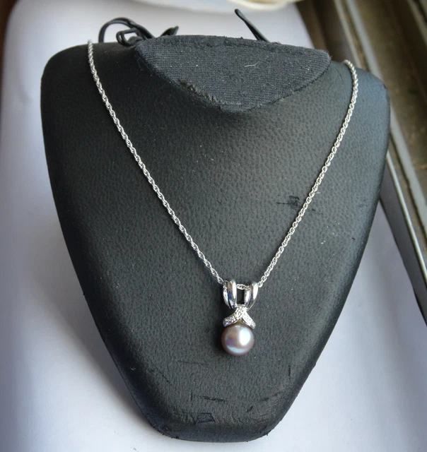 14K White gold  0.15 TCW Diamond 7 mm Black Tahitian Pearl Necklace 16 lot231306