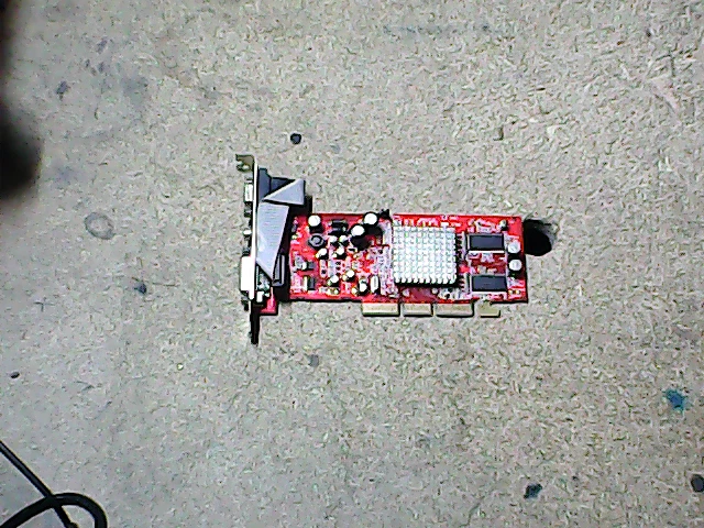 CARTE GRAPHIQUE AGP ATI LANCER 64-210-M01 128MB VGA DVI VIDEO EUR 8,50 - FR