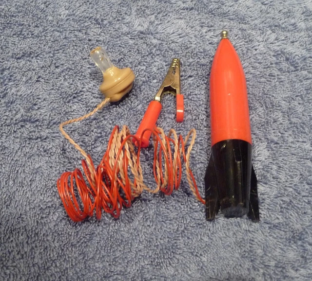 1950S/1960S ERA ROCKET SHIP CRYSTAL RADIO WITH ANTENNA, ALLIGATOR CLIP ...