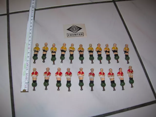 22 Original alte Fröha  Figuren Fussballer Fussball Fussballmannschaft