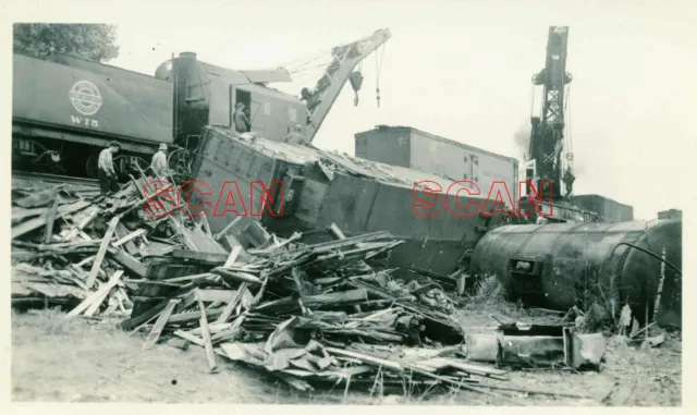 1B779 (7) RP 1940s WRECK CHICAGO GREAT WESTERN RAILROAD TRAIN