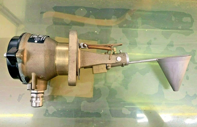 MOBREY Level  Switch  S01DB Type L 240/25  Modified Oilflow Alarm