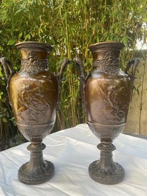 Belle paire de vases balustres / pieds de lampe  bronze signés Léon Boucher XIXe