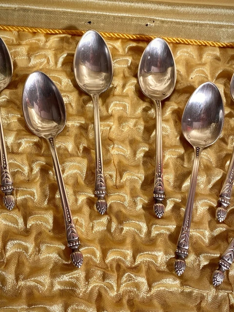 6 PETITES CUILLÈRES en métal doré - XIXe- manche carré - modèle russe EUR 17,00 - FR