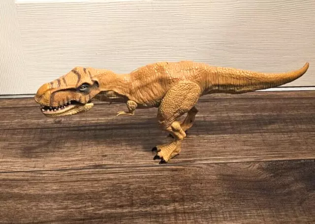2015 Jurassic World Tyrannosaurus Rex Dinosaur Figure with Chomping Action