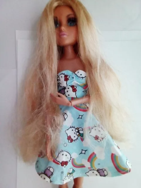 Clothes and accessories fits moxie teenz dolls 