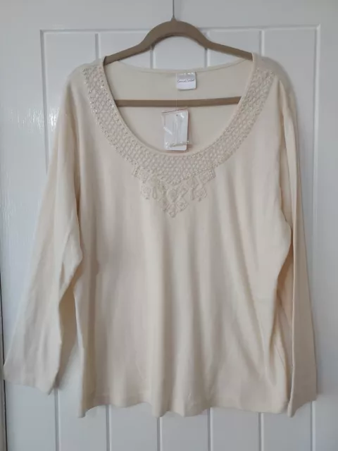 Ladies Cream Beaded Front Pullover Top Size 22 New With Tags