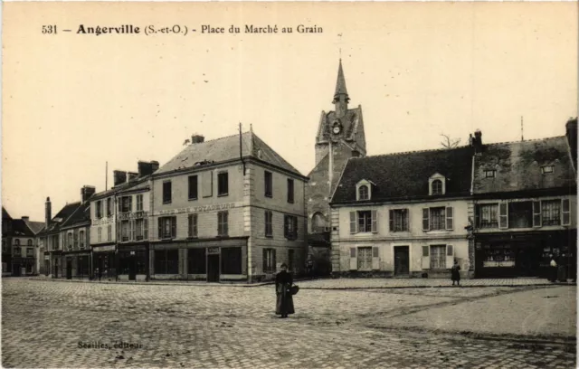 CPA ANGERVILLE - Place du Marché au Grain (384951)