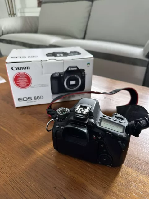 Canon EOS 80D 24,2 Mpix Appareil Photo Reflex Numérique - Noir (Boîtier Nu)